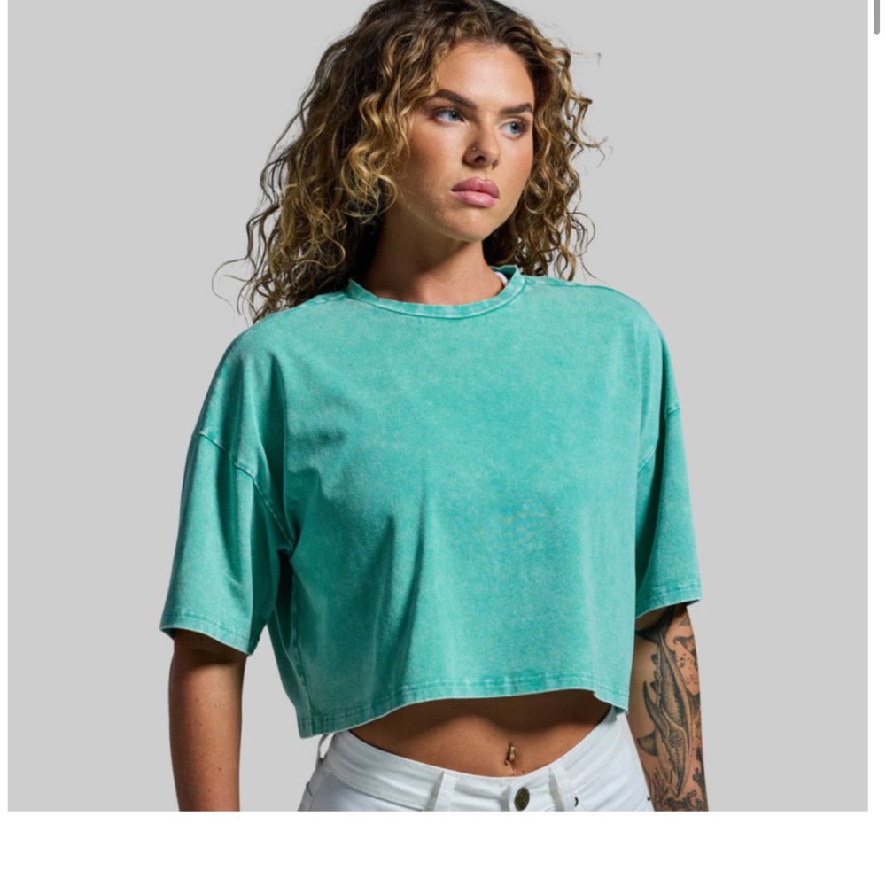 NWT Born Primitive Training Crop Tee 2.0 - Washed Jade